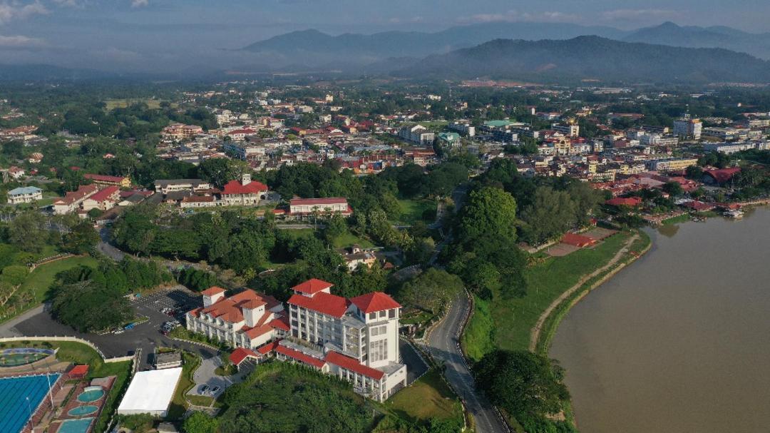 Hotel Casuarina@Kuala Kangsar Kültér fotó